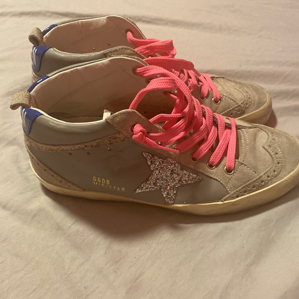 Size women’s 8 golden gooses